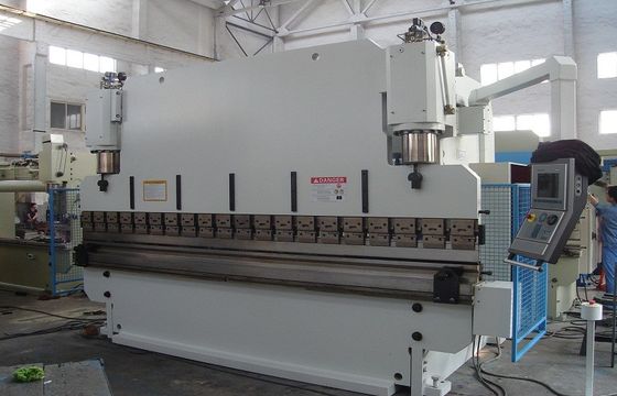 Sicurezza idraulica d'acciaio 10000KN 1000T/6000mm del freno della stampa di CNC Benchtop della macchina piegatubi